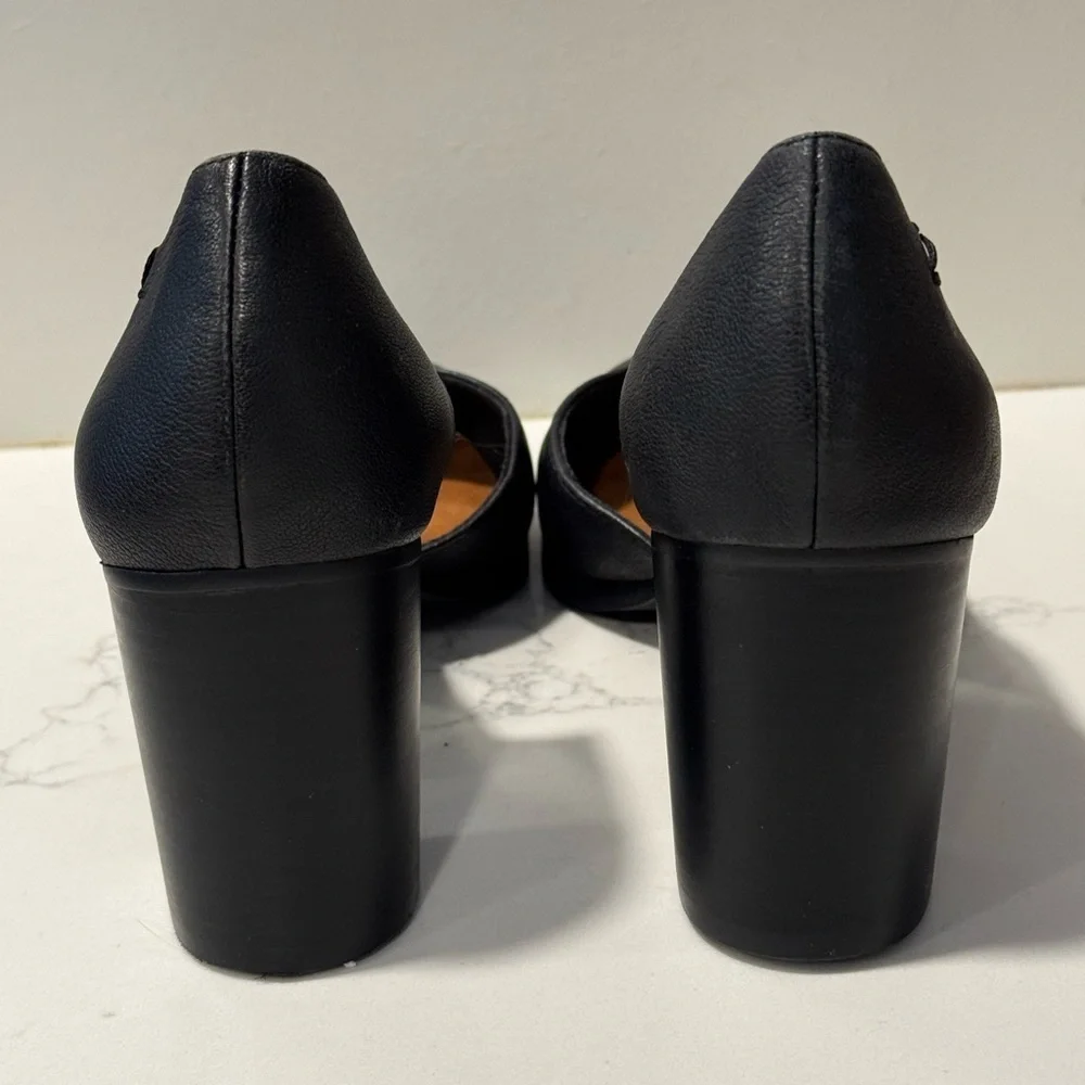 Zodiac Gracie Women's Black Leather Side Cutout pumps